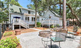 8 Dolphin Point Dr, Beaufort, SC 29907