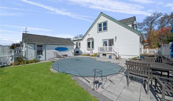 38 Bayside Pl, Amityville, NY 11701