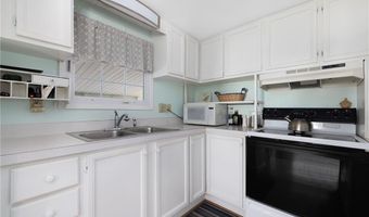 27 Woodward Rd, Lincoln, RI 02865