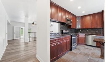 293 Gettysburg Way, Bayonne, NJ 07035