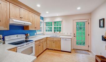 818 Ottawa Trl, Madison, WI 53711