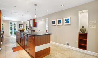 7105 WILSON Ln, Bethesda, MD 20817