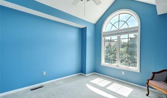 101 Cardinal Dr, North Kingstown, RI 02852