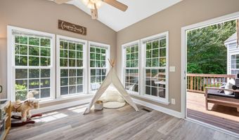 1007 Copper Ridge Ct, Apex, NC 27502