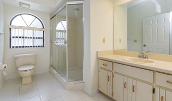 1055 KENSINGTON PARK Dr 711, Altamonte Springs, FL 32714