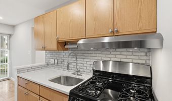 4203 AMERICANA Dr 101, Annandale, VA 22003