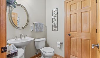 3020 E FALLCREEK Ln, Appleton, WI 54913