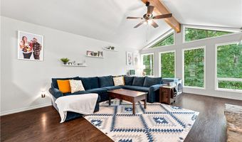 72 Elizabeth Dr, Bella Vista, AR 72715