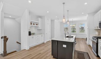 7449 ROCKY CREEK Ter, Annandale, VA 22003