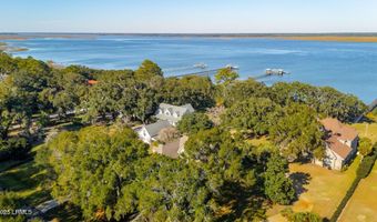 210 Old Plantation Dr W, Beaufort, SC 29907