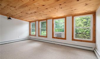 87 Jackson Schoolhouse Rd, Glocester, RI 02814