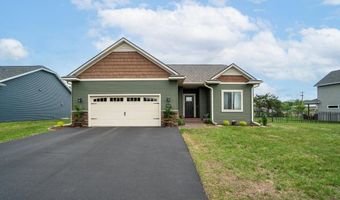 1604 St Andrews Dr, Altoona, WI 54720
