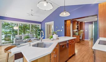 5719 NEWINGTON Rd, Bethesda, MD 20816