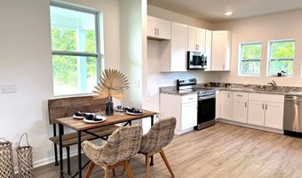 195 14th St, Apalachicola, FL 32320