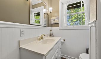 140 Leonardville Rd, Belford, NJ 07718