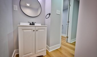 233 S CHAPEL St, Baltimore, MD 21231