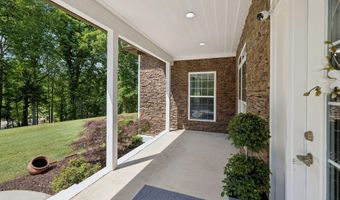 10514 E Brainerd Rd, Apison, TN 37302