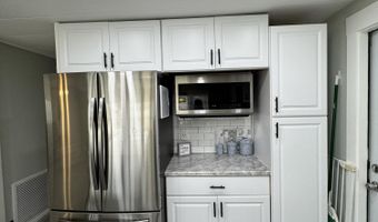 805 Wren Cir, Barefoot Bay, FL 32976