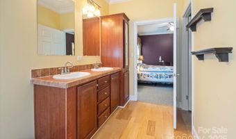 142 Pinners Cove Rd, Asheville, NC 28803