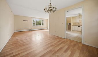 218 Woodland Ave, Bloomfield, CT 06002