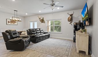 5367 Overland Dr, Biloxi, MS 39532