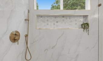 2610 Chestnut Ave, Carlsbad, CA 92010