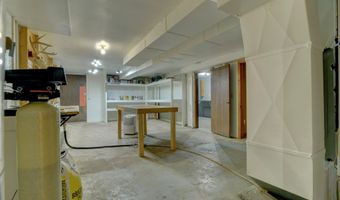 201 4th St, Armstrong, IA 50514