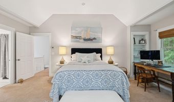 2 Valley Ave, Falmouth, ME 04105
