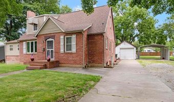 421 W College St, Aurora, MO 65605