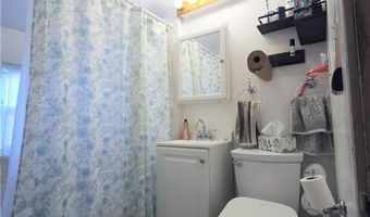 73 Old Fort Rd, Newport, RI 02840