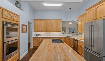 915 Timber Glen Ln, Ballwin, MO 63021