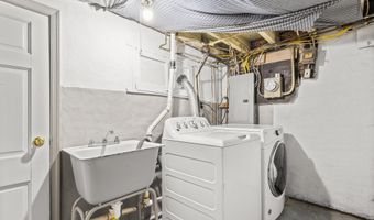2913 E BALTIMORE St, Baltimore, MD 21224