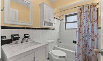 7609 Rosedale Blvd, Allen Park, MI 48101