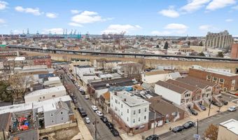 31 COTTAGE St, Bayonne, NJ 07002