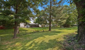 527 Blazedwood Dr, Ballwin, MO 63021
