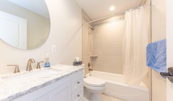 641 Louise Dr, Ann Arbor, MI 48103