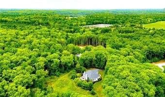 4 Hart Pond Dr, North Smithfield, RI 02896