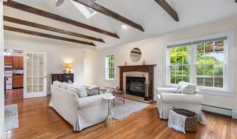 4 Garfield Ave, Bristol, RI 02809
