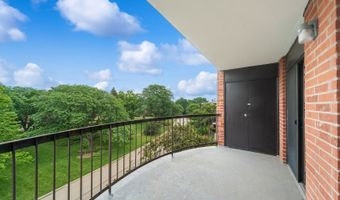 1605 E Central Rd 411B, Arlington Heights, IL 60005