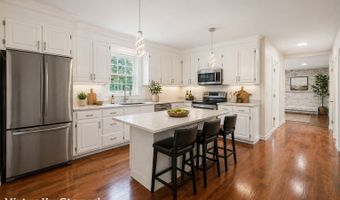 6 El Toro Dr, Bristol, CT 06010