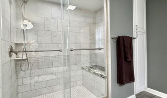 1301 N Main St, Amherst, OH 44001