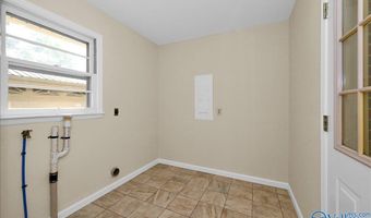 806 6th St NE, Arab, AL 35016