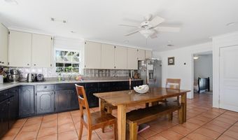 130 14th St, Apalachicola, FL 32320