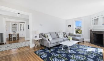 10 Eustis Ave, Newport, RI 02840