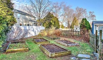 18 Orchard Ave, Barrington, RI 02806