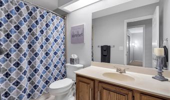 502 Oak Ridge Trails Ct, Ballwin, MO 63021