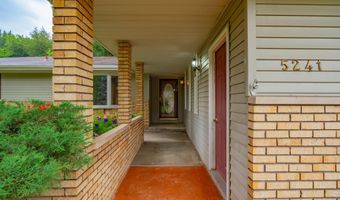 5241 Dommers Dr, Fitchburg, WI 53711