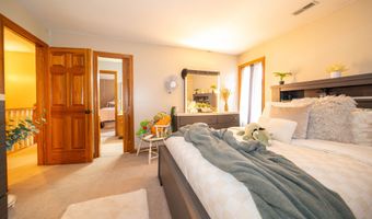 1145 Forest Commons Dr, Avon, IN 46123