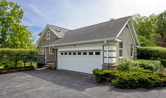 330 Countryside Dr, Ashland, OH 44805