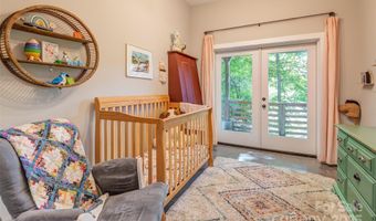 42 Salola St, Asheville, NC 28806